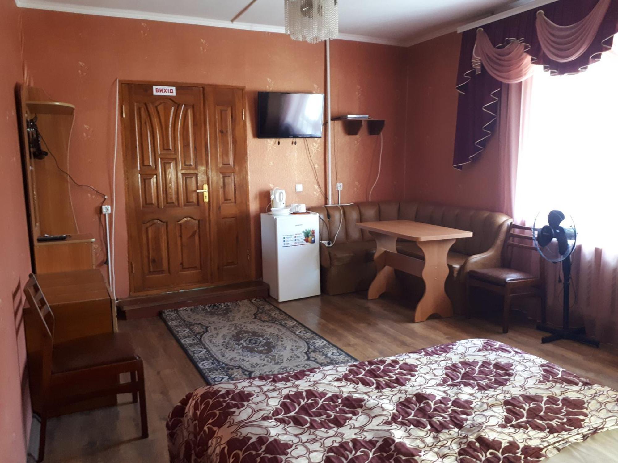 Hotel Gostynnyi Dvir Sharhorod Exteriér fotografie